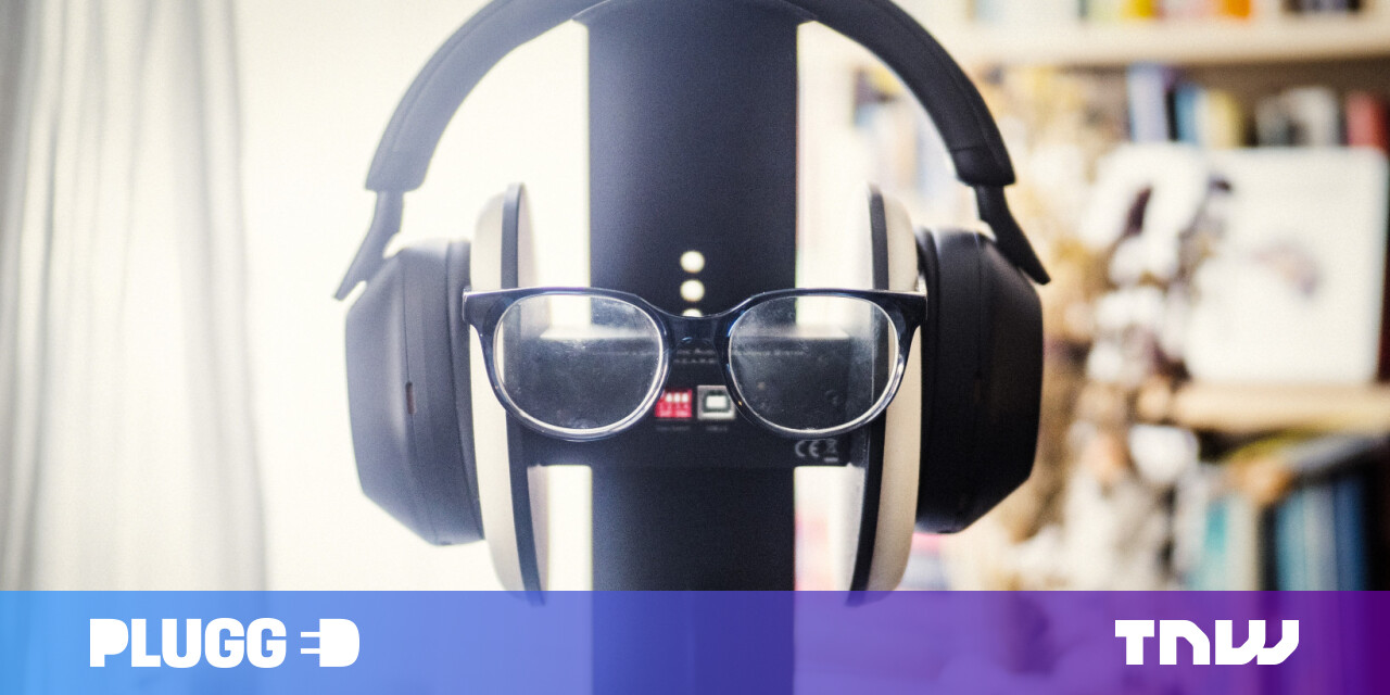 Cabelos grandes e óculos podem fazer um bom fone de ouvido parecer ruim Cabelos grandes e óculos podem fazer um bom fone de ouvido parecer ruim