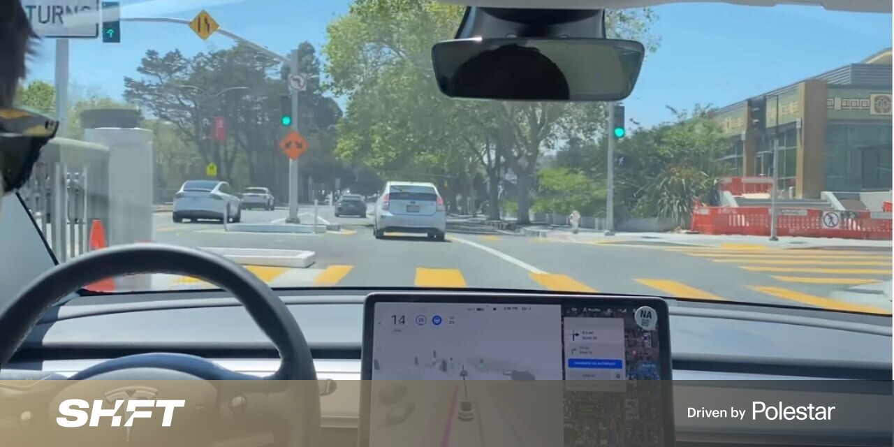 Watch a Tesla with the hyped FSD Beta 9 hurt an innocent bush