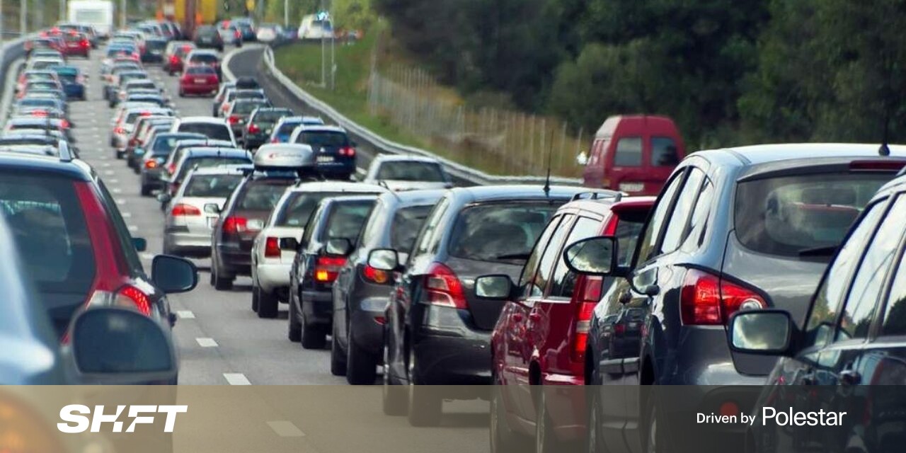 photo of Employees hate their commute, not the office image