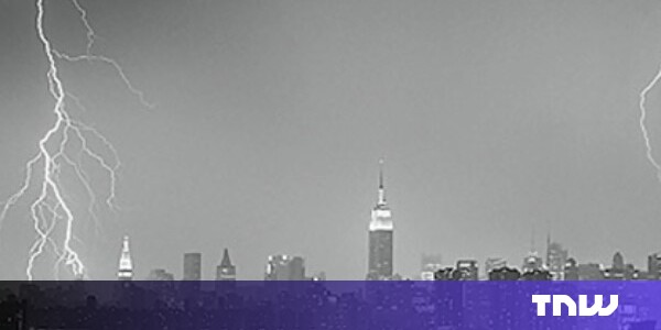 Video: Snow lightning in New York City!