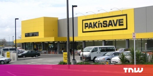 Computer glitch opens shop without staff customers battle Computer glitch opens shop without staff customers battle