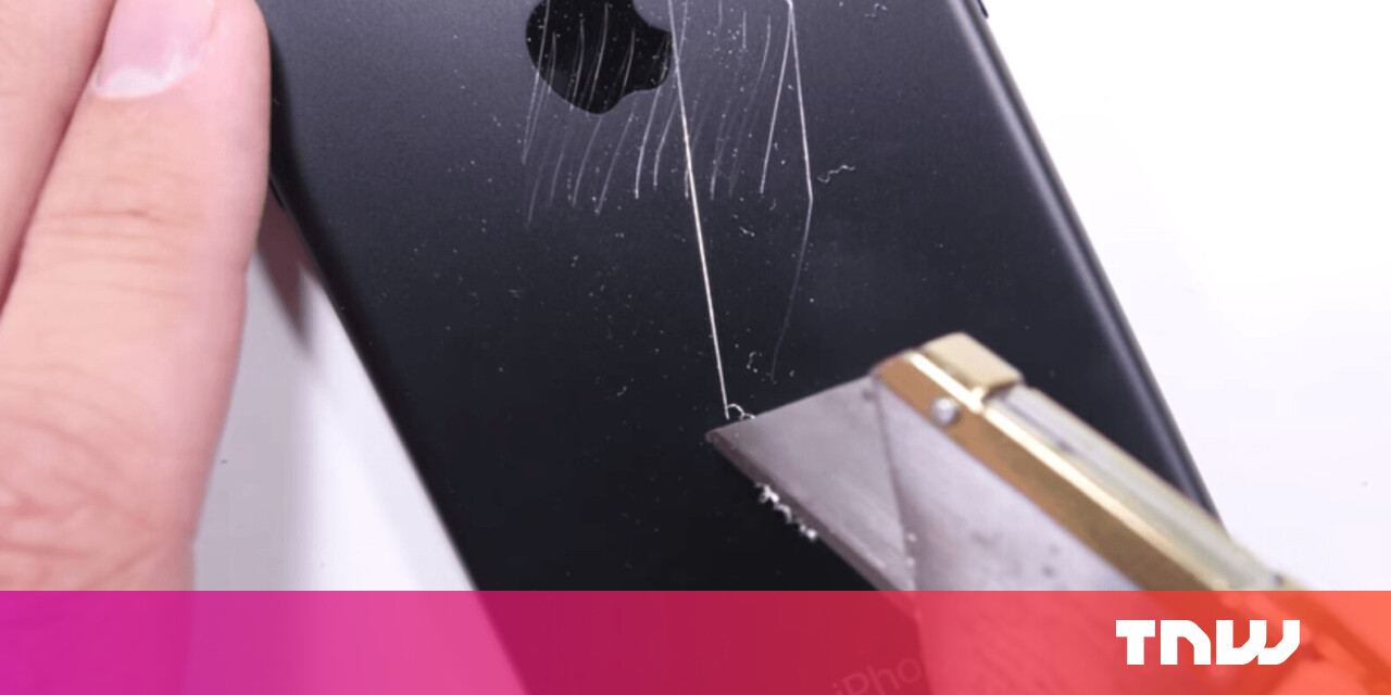 iphone 7 handles knife scratches