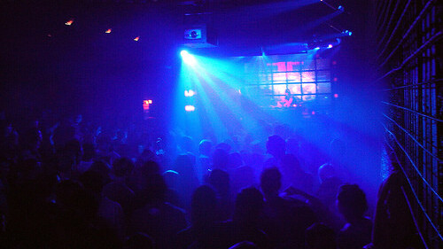 How To Dance At A Rave