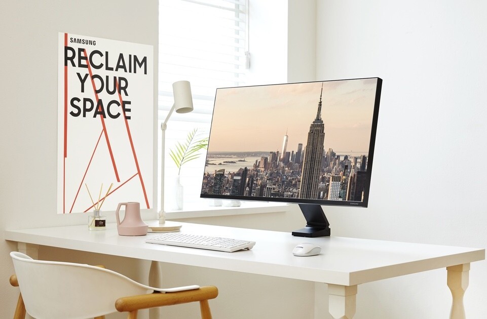 Samsung’s clever new monitor frees up desk space without a wall mount