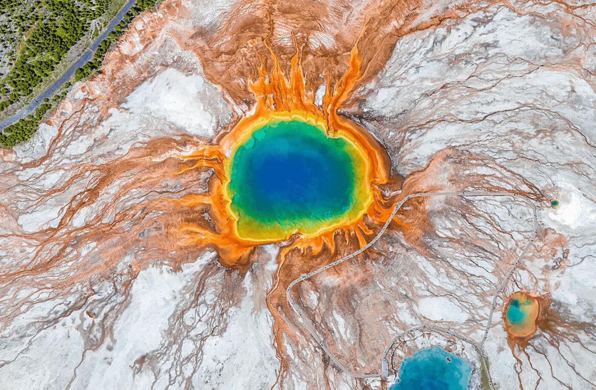 Google Earth just released 1,000 beautiful wallpapers you can download for free