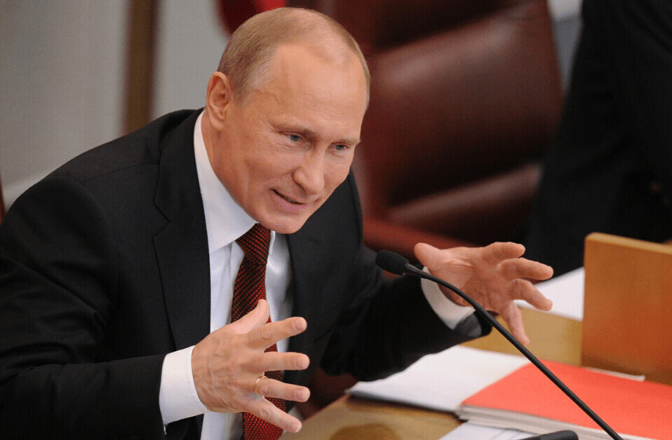 Russia lifts futile two-year ban on Telegram Messenger
