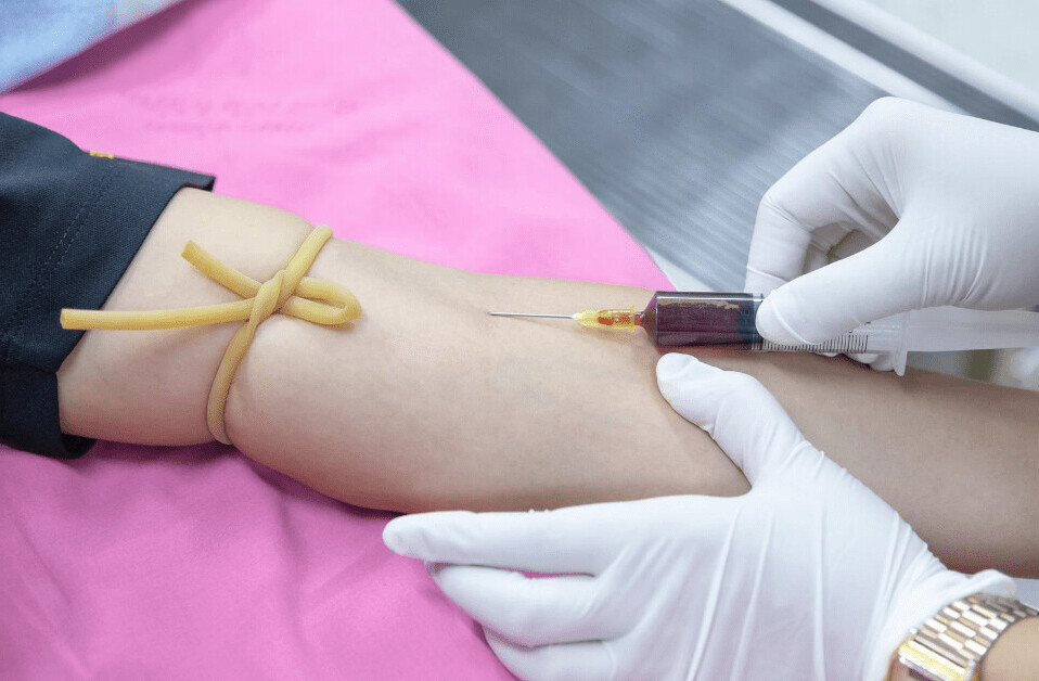 New microscopic robots could one day be injected into human bodies