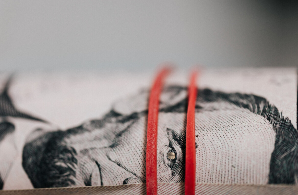 NASDAQ 100 sits on nearly $1T in cash — and we’ve got the charts to prove it