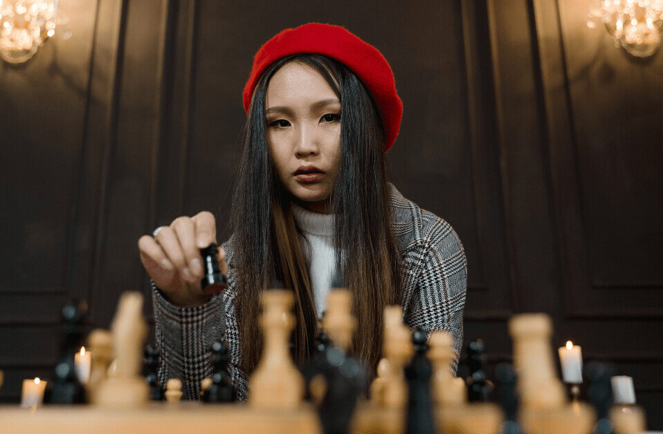 This AI chess engine aims to help human players rather than defeat them