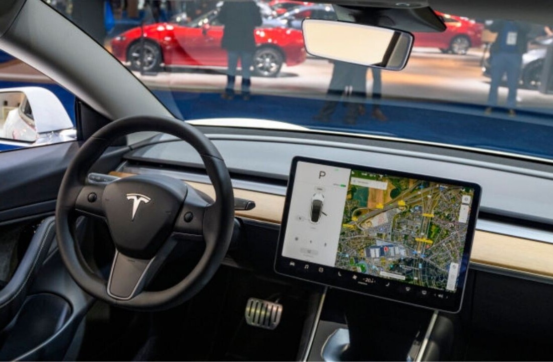 Finally! Tesla starts using cabin cameras to monitor drivers using Autopilot