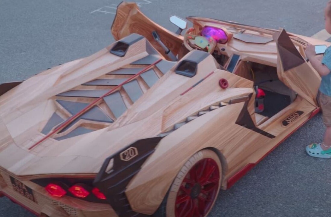 Watch awesome dad build electric wooden Lamborghini for his son