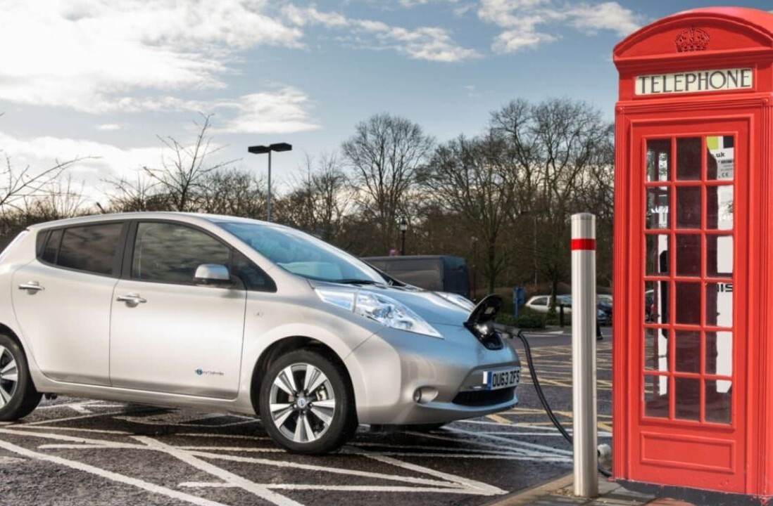 UK begs designers to make EV charging points as ‘iconic’ as red phone boxes
