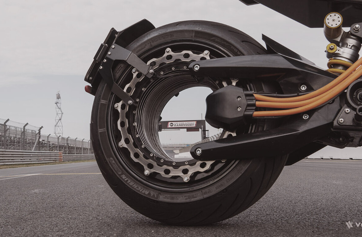 Watch: This electric motorcycle has its entire ‘heart’ inside its hubless rear wheel
