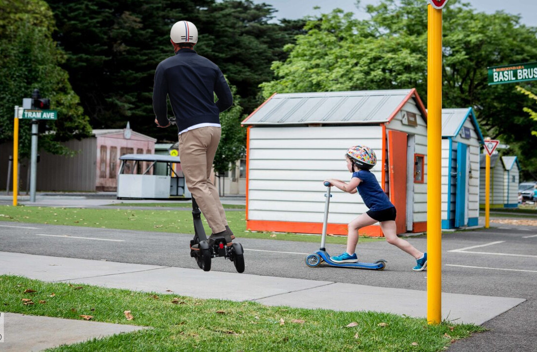 Can an escooter driving school curb bad user behavior?