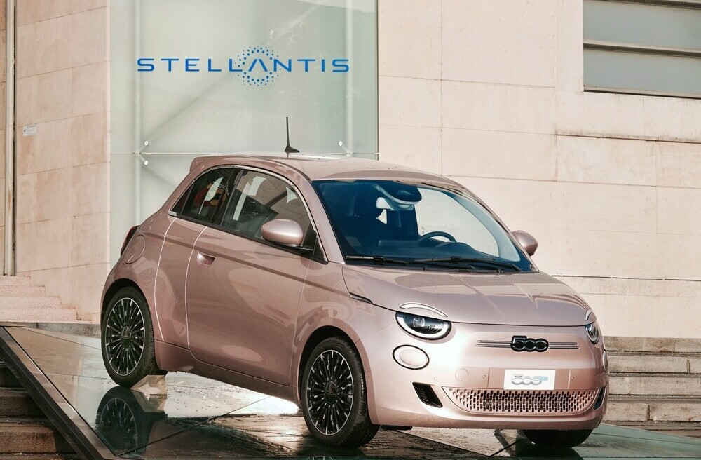 Stellantis inks €10B in deals to secure chip supply for EVs