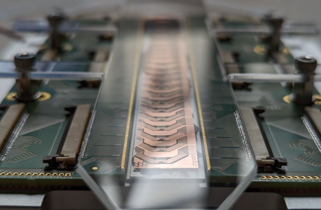 Milan startup opens world-first production facility for glass-based quantum photonic chips