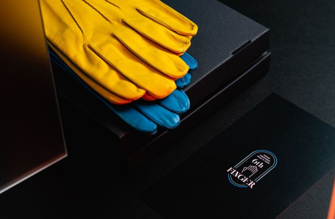 6-fingered gloves sent to Sam Altman and EU leaders in chilling AI warning