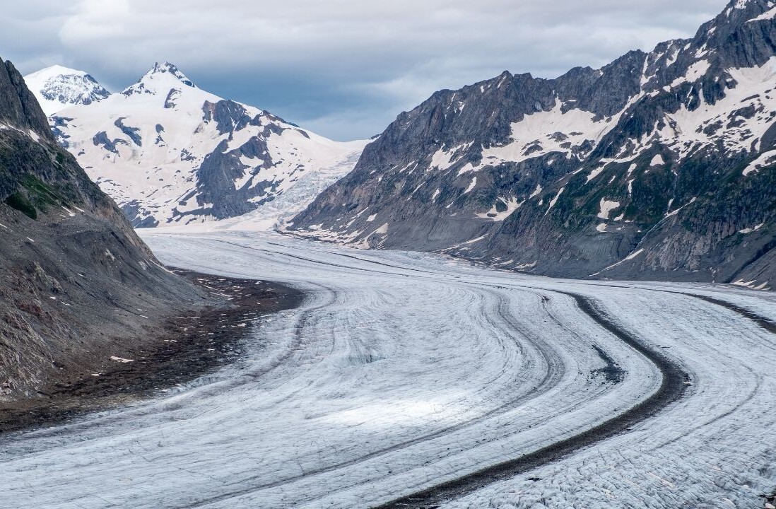 Glaciers in the Alps have shrunk 39% in the last two decades, satellite data reveals