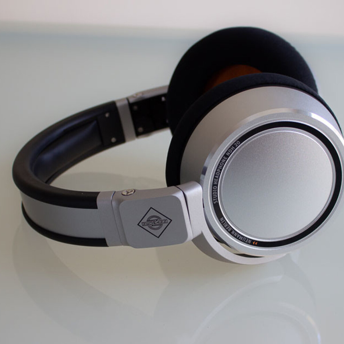 Neumann S Ndh Headphones Rock Both In And Out Of The Studio Neumann S Ndh Headphones Rock Both In And Out Of The Studio