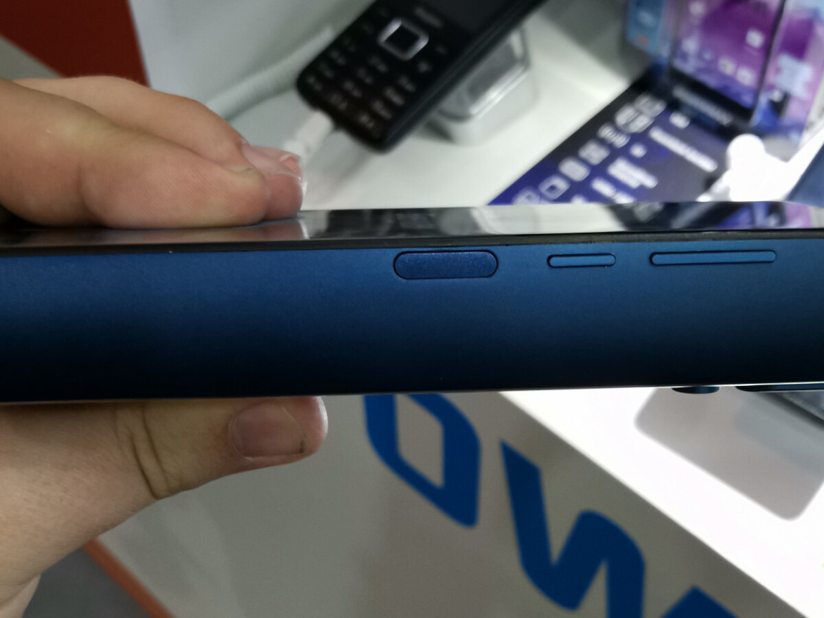 energizer s ridiculous 18 000 mah smartphone is an absolute unit energizer s ridiculous 18 000 mah smartphone is an absolute unit