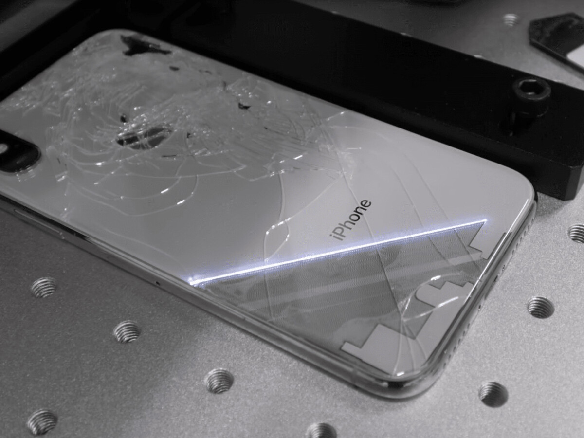 Разбито заднее стекло iphone 12 Pro Max