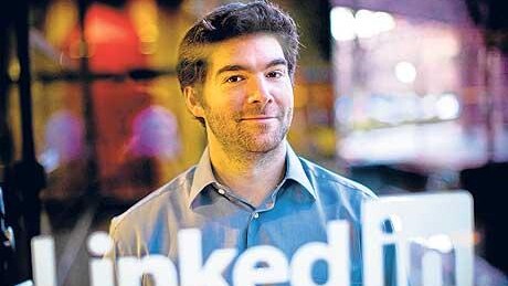 LinkedIn’s Twitter upgrade may be that “light bulb” moment for a new generation of Tweeters