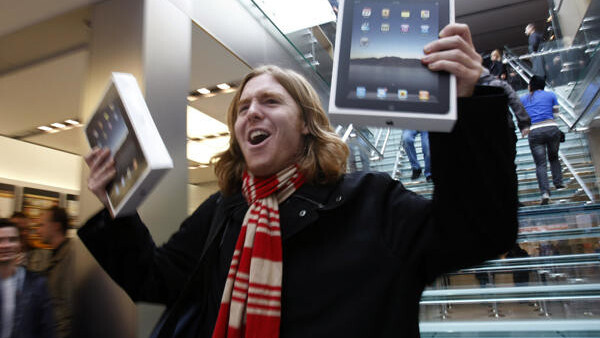 Analyst: Apple will sell 100 million iPads by the end of 2012