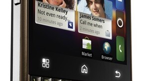 Motorola Charm: a blackberry-flavored Android 2.1 Motoblur phone