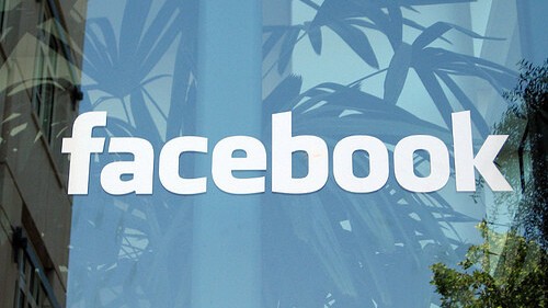 Facebook updates iOS app to 3.2.1, reiterates Places is US only
