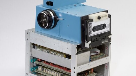 Wondering what the first ever digital camera looked like?