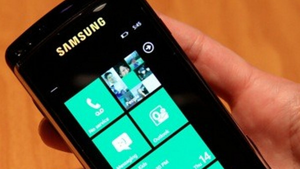 Microsoft: what are you talking about, you can use the WP7 camera in your app