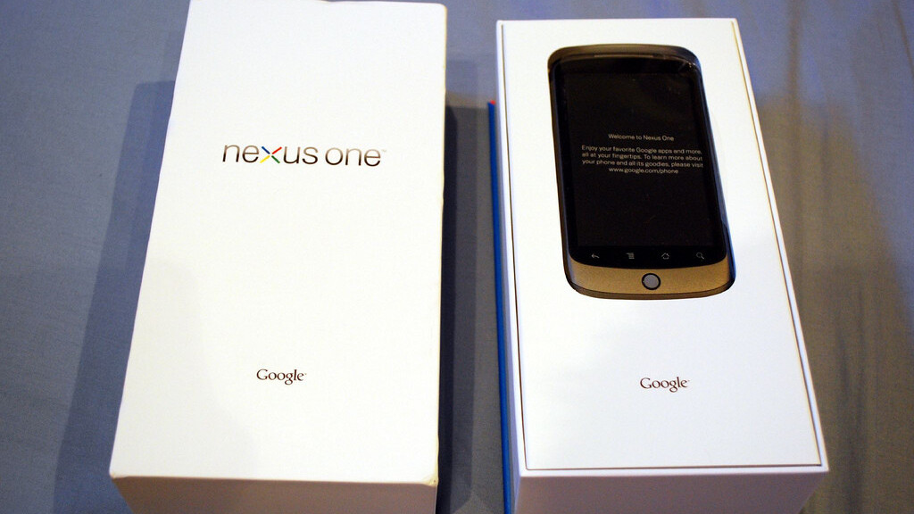 Google Nexus S gets a Best Buy airing before disappearing into the ether