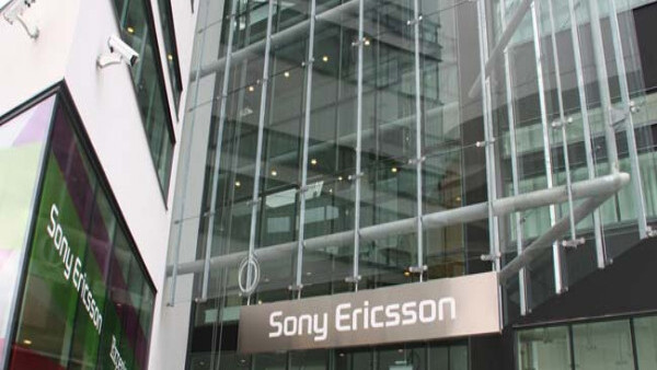Sony Ericsson X12 gets previewed, looks great but lacks Gingerbread