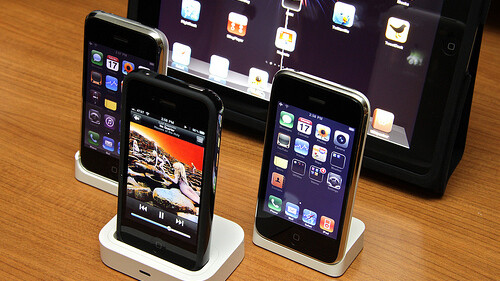 Apple expects to ship 21 million iPhones in Q1 2011, Foxconn remains exclusive iPad 2 manufacturer