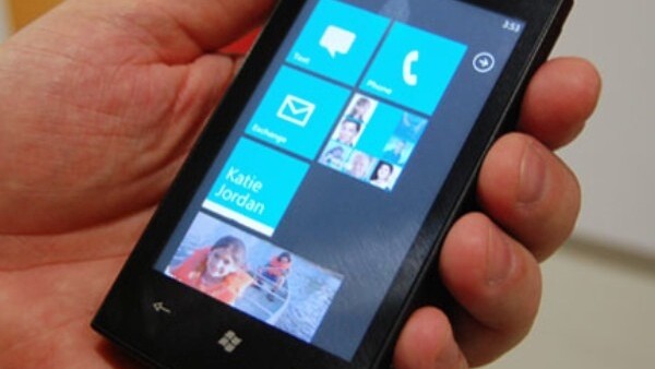 Microsoft reaches out to Windows Phone 7 jailbreak developers, unlocking tool pulled