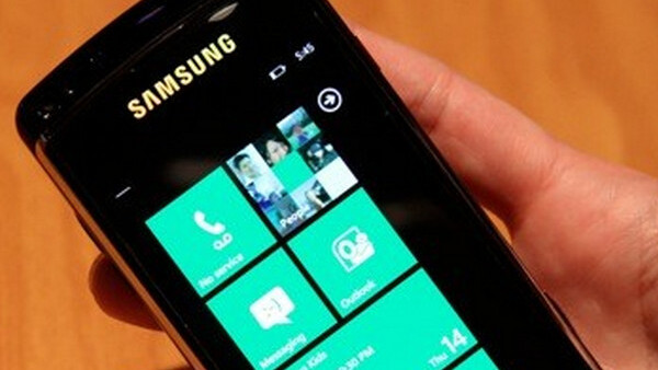 Microsoft promises to pay mobile developers early while boasting about WP7 momentum