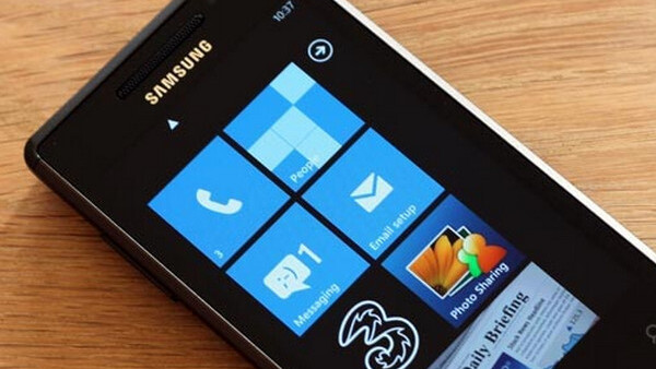 The first CDMA Windows Phone 7 handsets to launch are the Samsung Omnia 7 and HTC Mozart