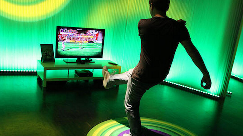 Kinect sales top 10 million units