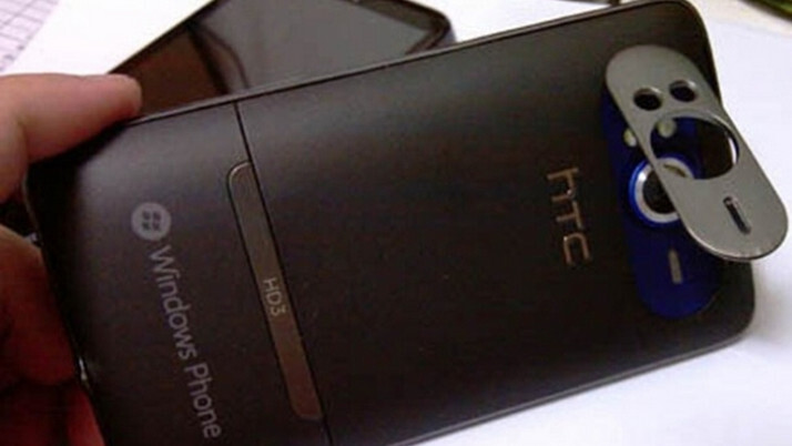 Say hello to AT&T’s new WP7 handset: The HTC HD7S