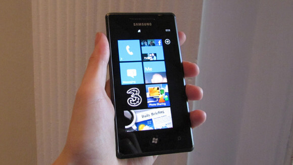 Microsoft resumes Samsung Windows Phone 7 updates