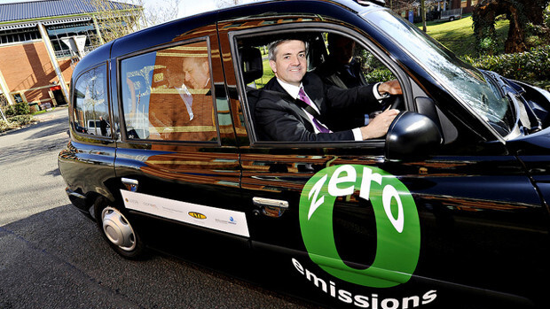 London getting 20 hybrid taxis by 2012