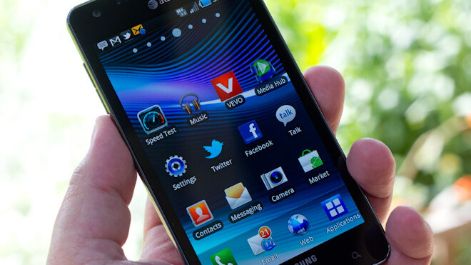 Review: Samsung Infuse 4G is huge, fast, held back by software