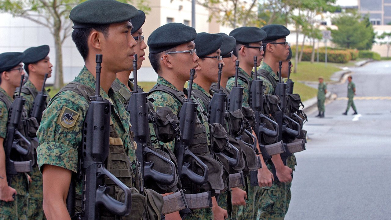 Singapore to issue 8,000 iPads to new military recruits