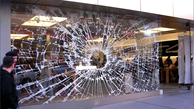 Robber “wearing a white ninja suit” crashes into Apple Store