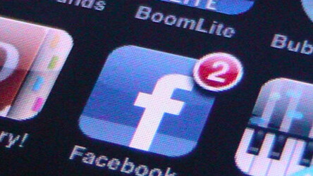 Facebook to update iPhone app, addressing complaints