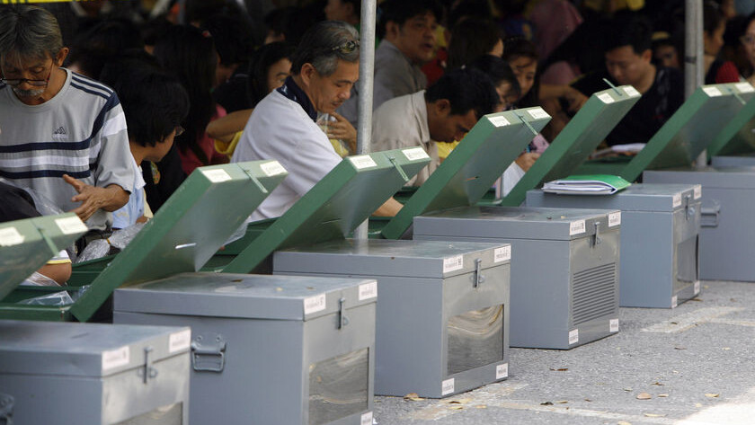 Thai Twitter users face prison if they tweet during election