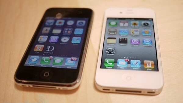Apple begins selling unlocked GSM iPhone 4 in US