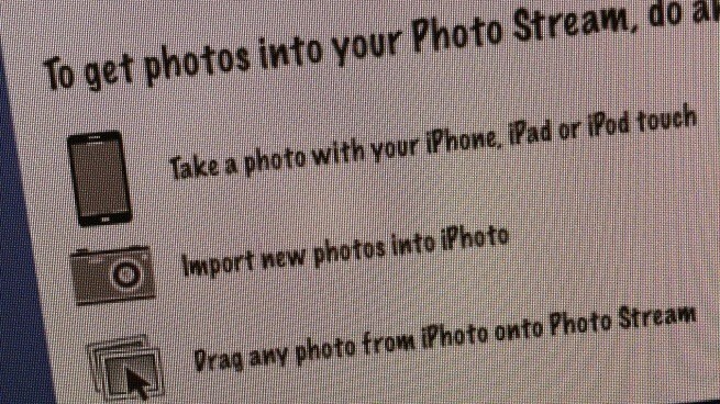 iPhone 5: Photo Stream Beta icon shows larger screen, rectangular home button