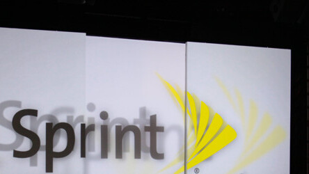 Sprint reportedly to sell iPhone 4 AND iPhone 5 in October
