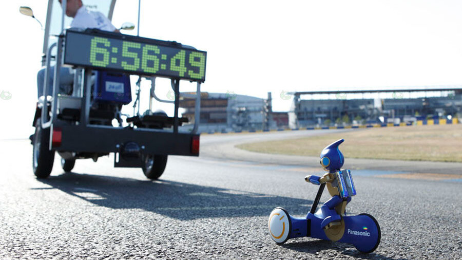 This tiny robot will take on the Hawaiian Ironman triathlon